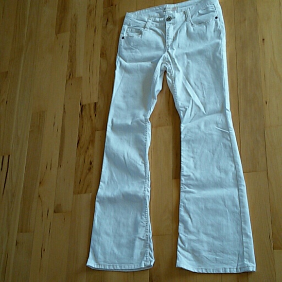 no boundaries white jeans